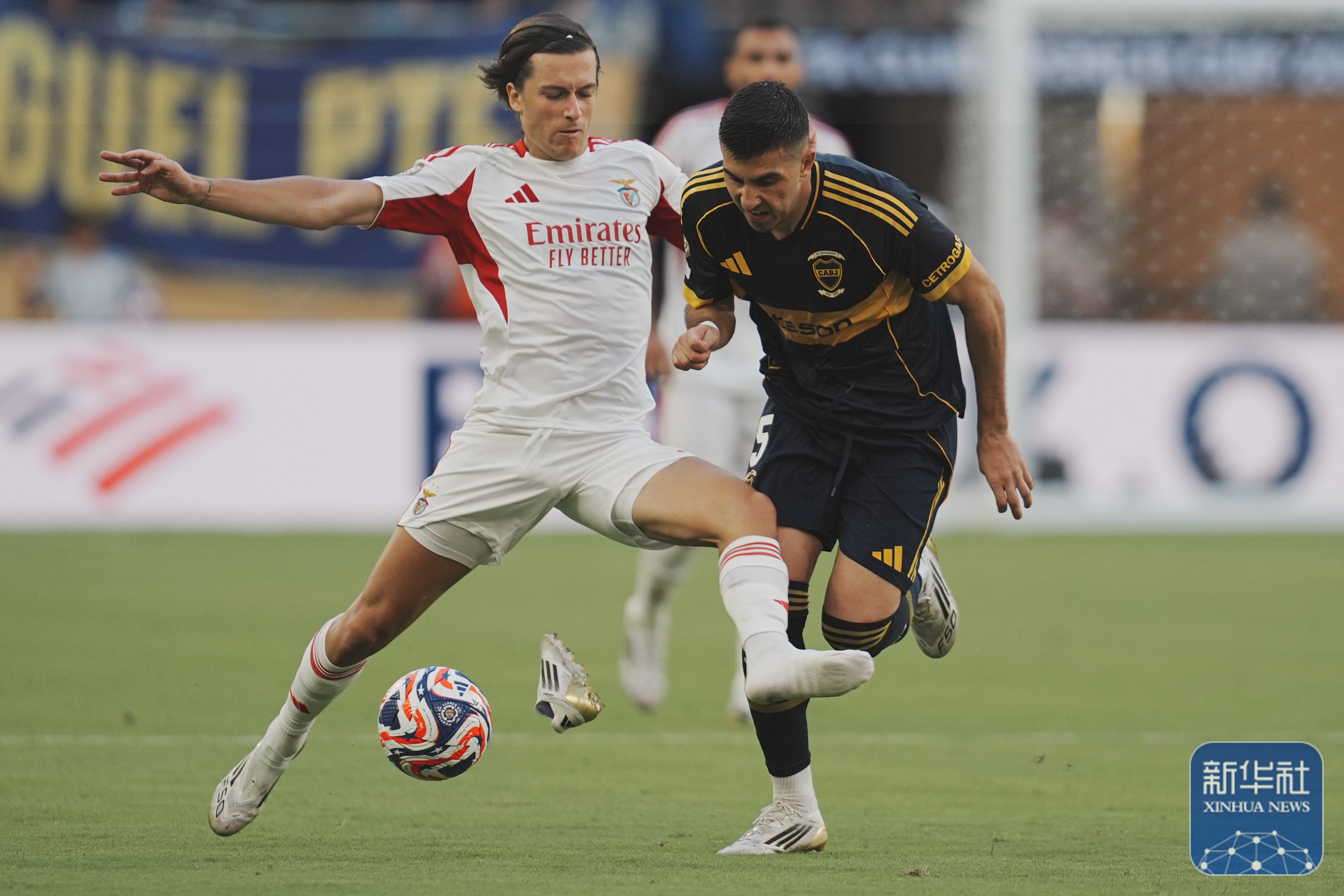 开云体育-本菲卡战平热刺,德布劳内扑点救主西甲