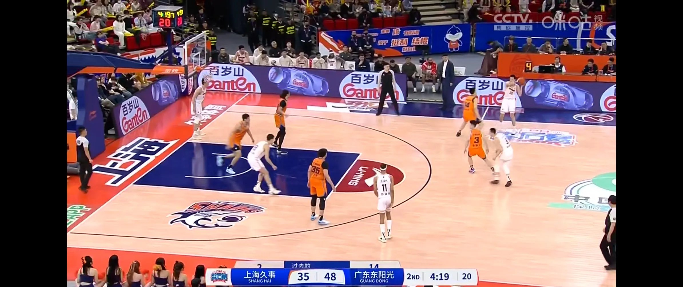 篮球比赛惊险刺激,全场观众掌声不断的简单介绍 篮球比赛惊险刺激,全场观众掌声不断的简单介绍