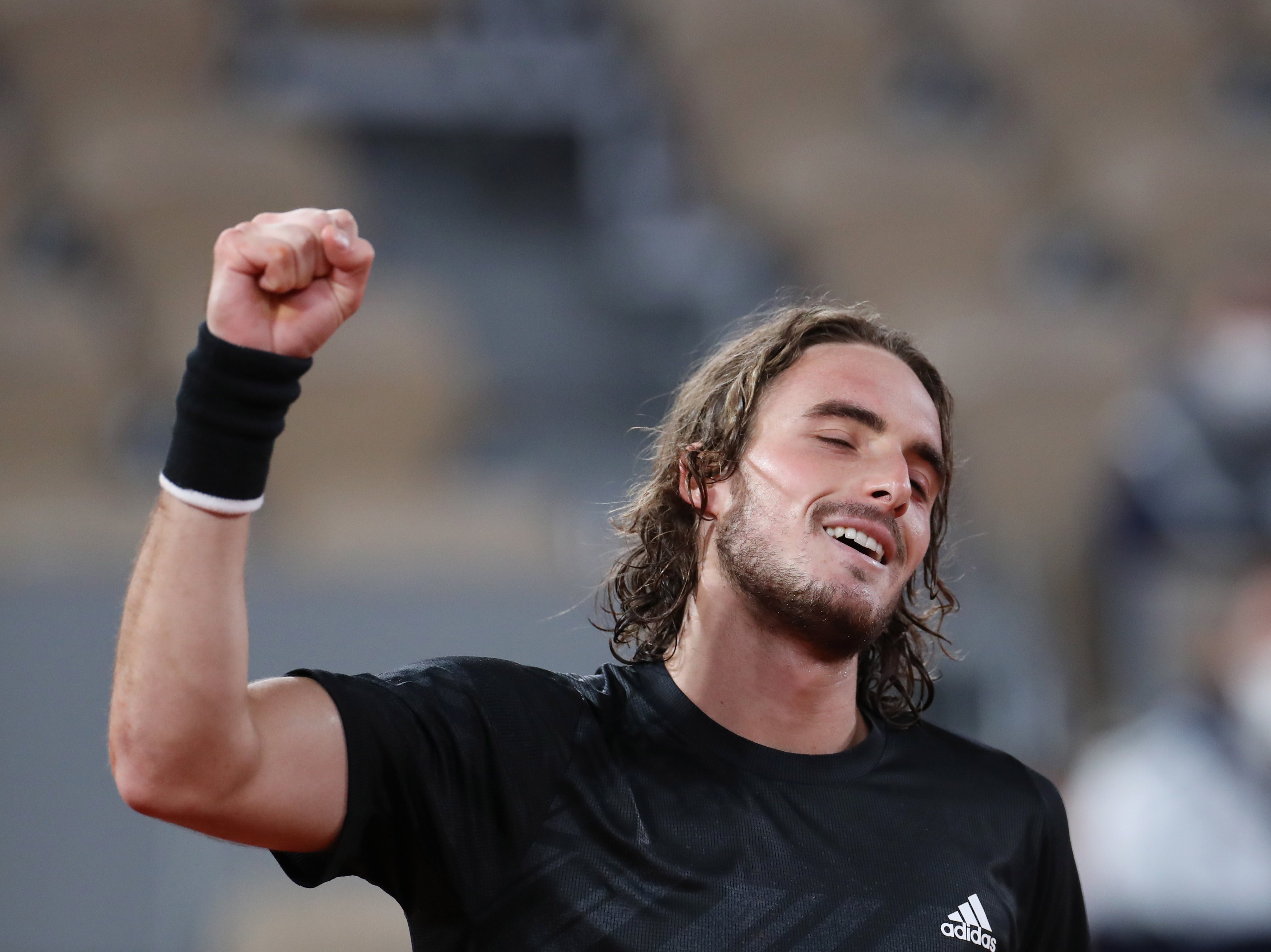 开云体育-美国网球队血洗澳大利亚网球队,西西帕斯完成帽子戏法的简单介绍