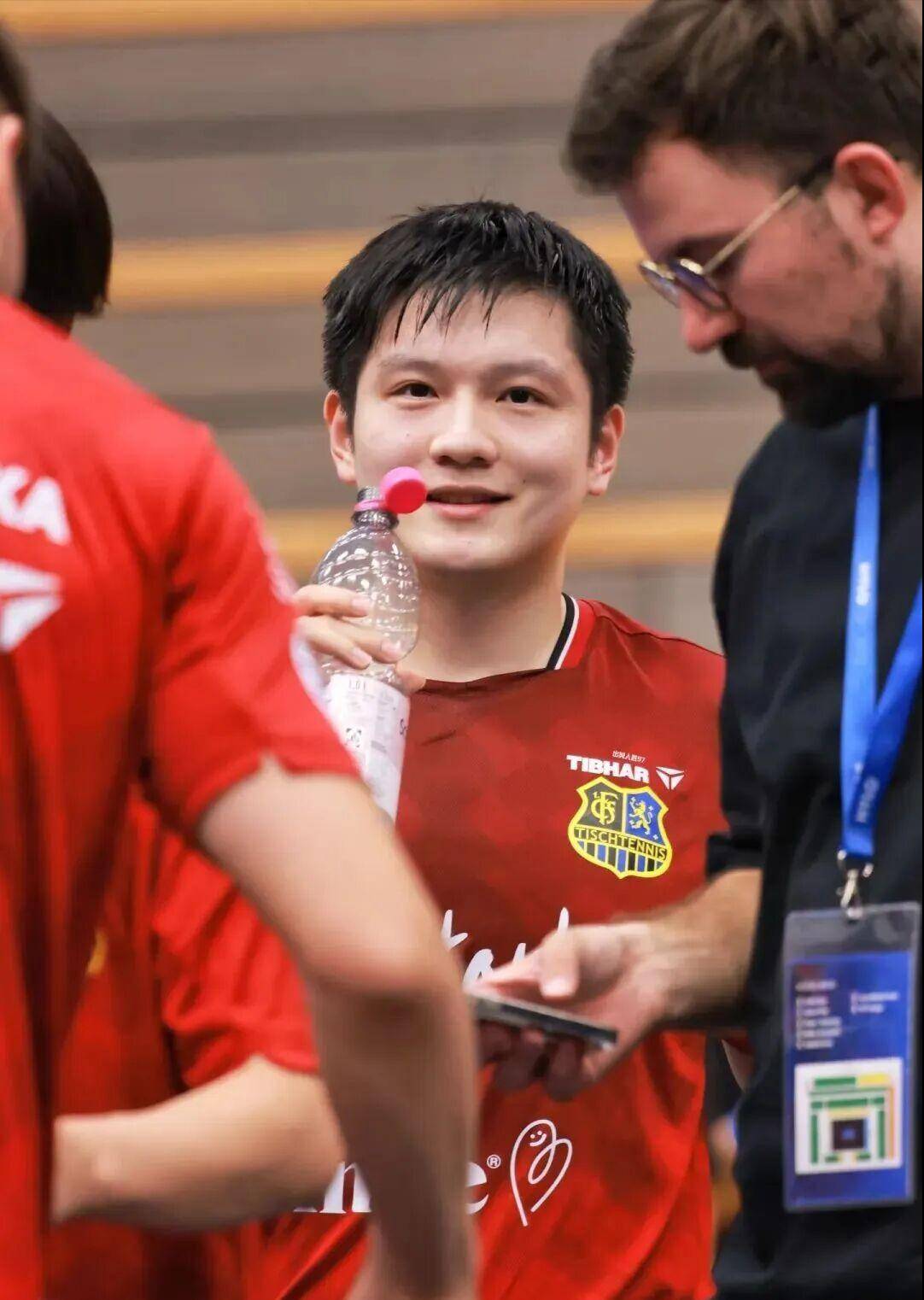 开云体育登录-英国乒乓球队完胜中国乒乓球队，樊振东关键制胜的简单介绍