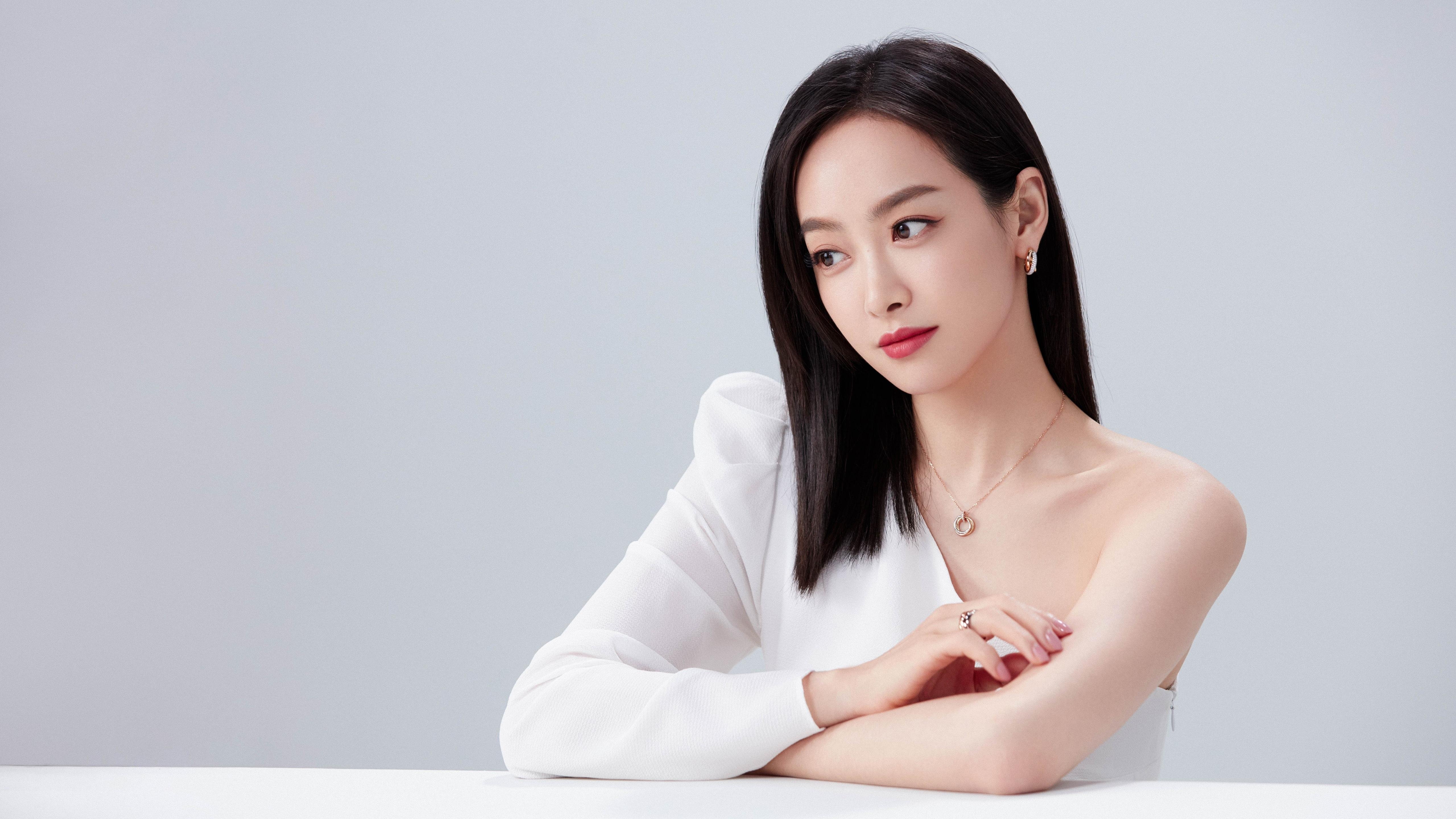 绿茵场上的鹈鹕式冲锋，当德甲争冠战迎来终极考验