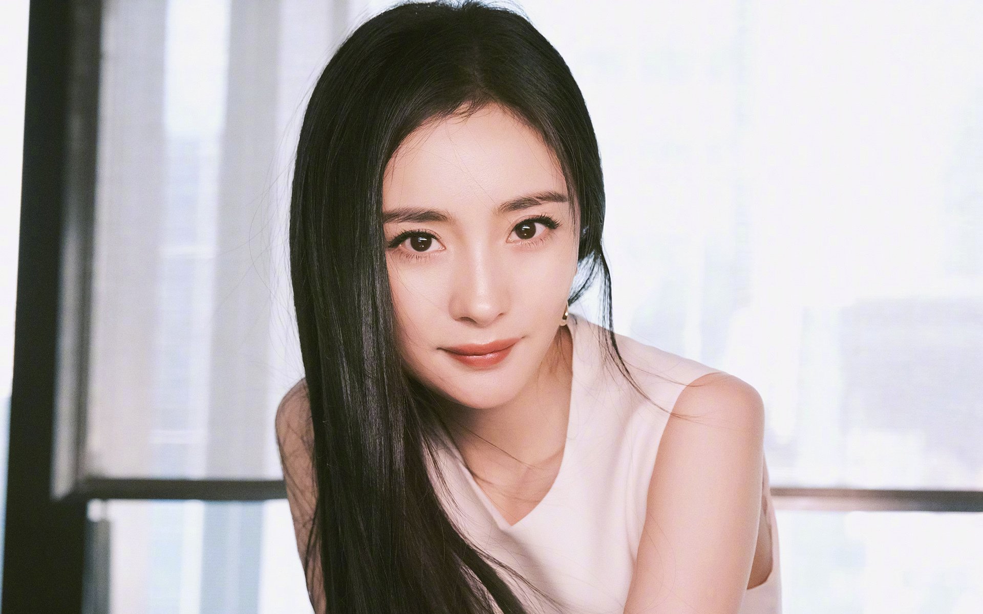 当足球巨星踩下F1油门,内马尔在赛道绝杀莱比锡红牛