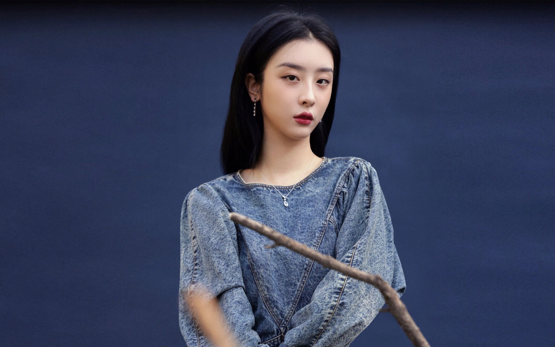 铁骑破冰，红魔镇关—2026世界杯B组关键战，伊朗碾压芬兰，库尔图瓦带队取胜